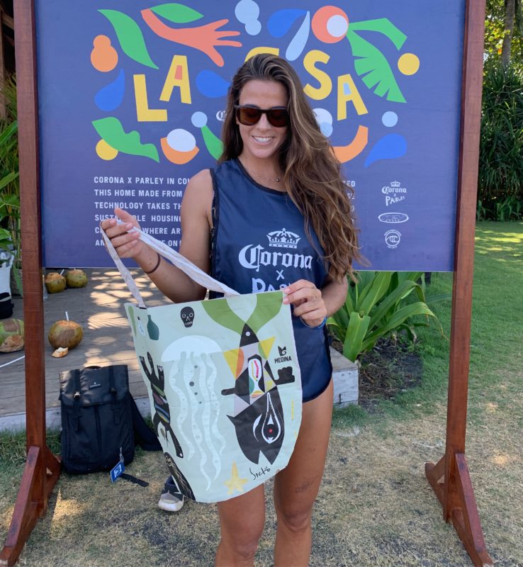 Claudia Goncalves and the recycled plastic beach bag